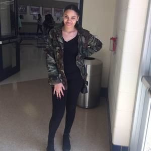 Meet your Posher, Selena